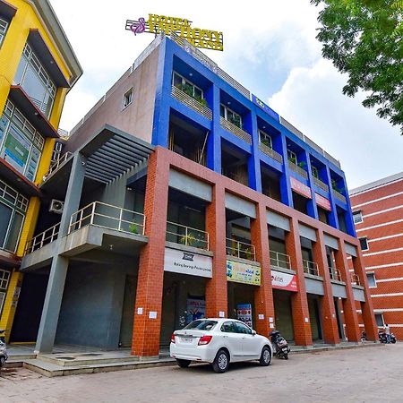 Fabhotel Symphony Grand Ahmedabad Ngoại thất bức ảnh