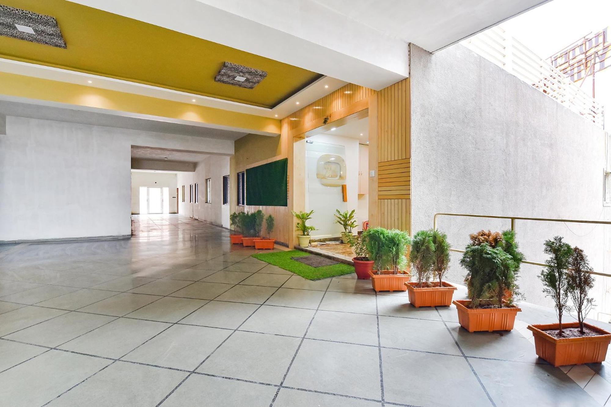 Fabhotel Symphony Grand Ahmedabad Ngoại thất bức ảnh